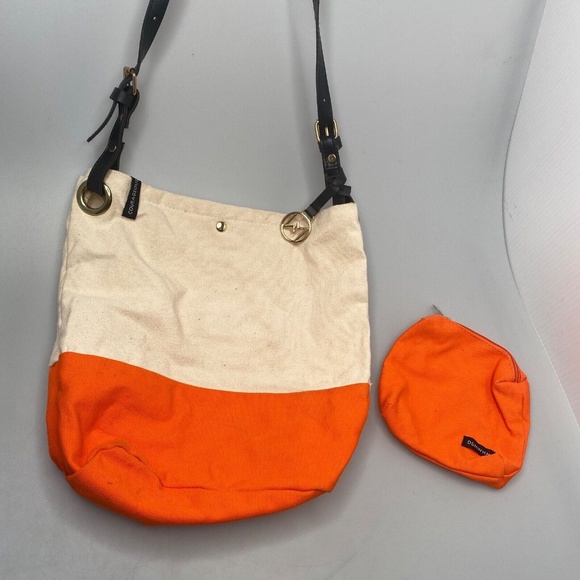 Courageous Women's DSM Half Marathon Shoulder Tote Bag with Pouch Accessory - Picture 10 of 13